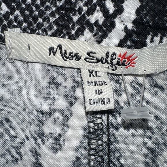 Miss Selfie Black & White Snakeskin Print Open Blazer – Size XL - Picture 4 of 9